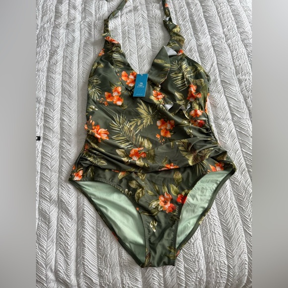 Women's CUPSHE Tropical Flutter Halter Tummy Control One-Piece Swimsuit (new) - Picture 5 of 8